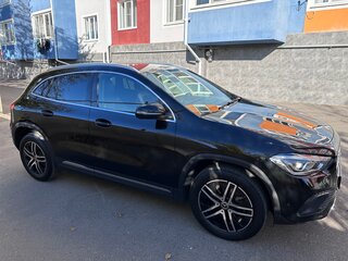 2020 Mercedes-Benz GLA 200 II (H247), чёрный, 3300000 рублей, вид 2