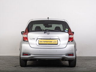 2017 Nissan Note II Рестайлинг, серебристый, 889000 рублей, вид 4