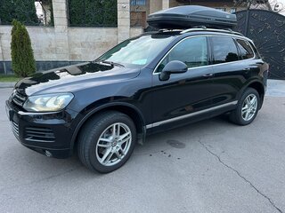 2013 Volkswagen Touareg II, чёрный, 1900000 рублей, вид 2