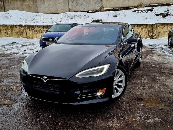 2017 Tesla Model S 90D I Рестайлинг, чёрный, 3150000 рублей - вид 3