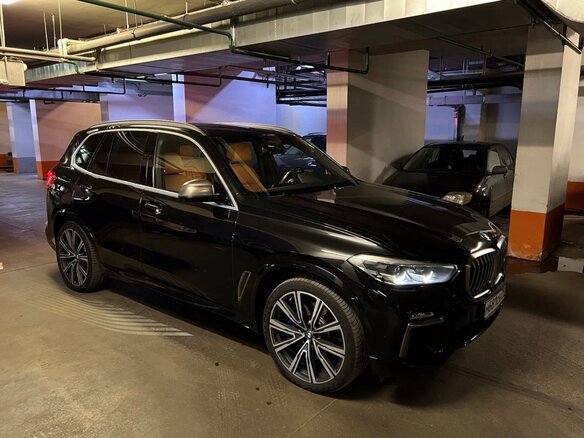 2019 BMW X5 M50d IV (G05/G18), чёрный, 8550000 рублей - вид 4