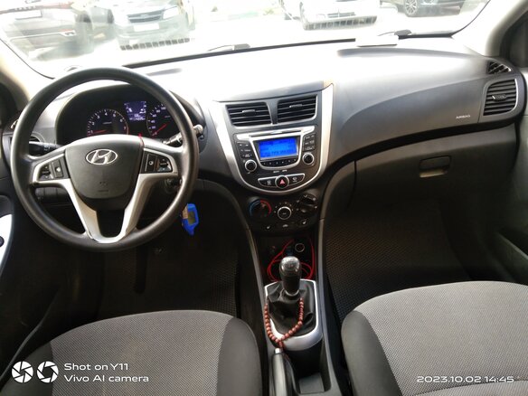 2012 Hyundai Solaris I, белый, 650000 рублей - вид 5