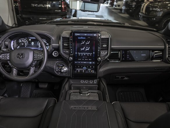 2026 Ram 1500 Crew Cab V Рестайлинг, чёрный - вид 26