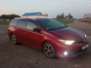 2017 Toyota Auris II Рестайлинг, пурпурный, 1190000 рублей, вид 3