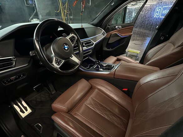 2021 BMW X7 30d I (G07), чёрный, 11990000 рублей - вид 7