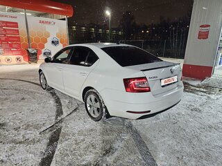 2018 Skoda Octavia III (A7) Рестайлинг, белый, 1100000 рублей, вид 3