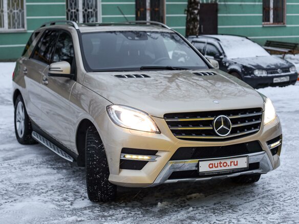 2012 Mercedes-Benz M-Класс 500 III (W166), золотистый, 2566000 рублей - вид 4