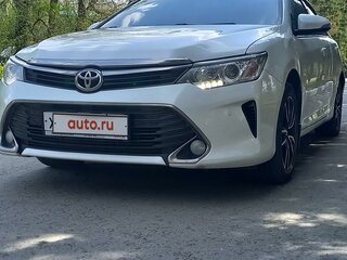 2015 Toyota Camry VII (XV50) Рестайлинг, белый, 1750000 рублей, вид 1