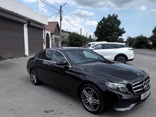 2016 Mercedes-Benz E-Класс 200 V (W213, S213, C238), чёрный, 2000000 рублей, вид 3