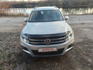 2013 Volkswagen Tiguan I Рестайлинг, серебристый, 1350000 рублей, вид 1