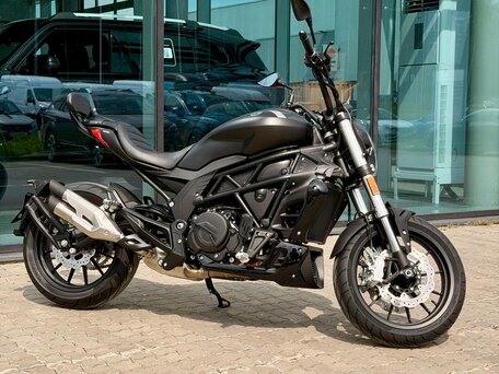 2026 Benelli 502 C, чёрный, 639000 рублей, вид 2