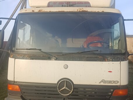 2003 Mercedes-Benz Atego, белый, 2500000 рублей, вид 1