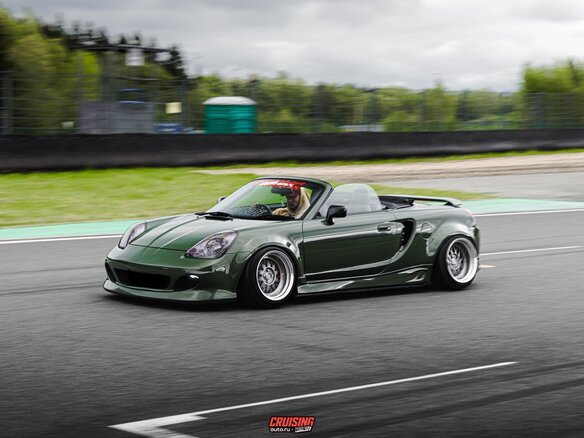 2000 Toyota MR-S I, серый, 2500000 рублей