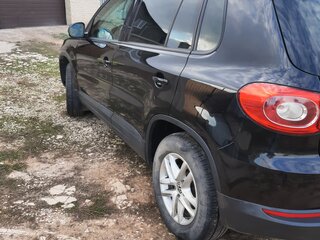 2011 Volkswagen Tiguan I, чёрный, 950000 рублей, вид 5