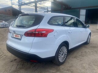 2017 Ford Focus III Рестайлинг, белый, 800000 рублей, вид 4