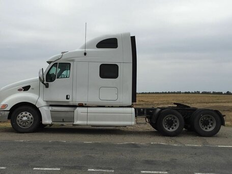 2008 Peterbilt 387, белый, 4320000 рублей, вид 3