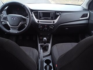 2017 Hyundai Solaris II, белый, 1450000 рублей, вид 3