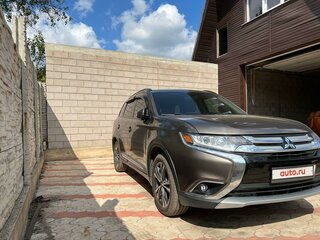 2016 Mitsubishi Outlander III Рестайлинг 2, коричневый, 2400000 рублей, вид 4