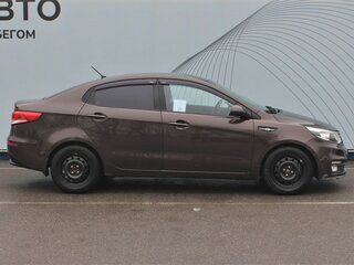 2016 Kia Rio III Рестайлинг, коричневый, 1300000 рублей, вид 4