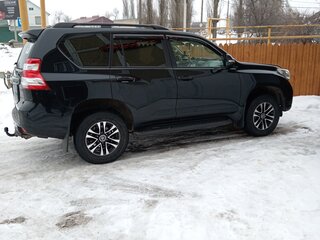 2014 Toyota Land Cruiser Prado 150 Series Рестайлинг 1, чёрный, 4400000 рублей, вид 2