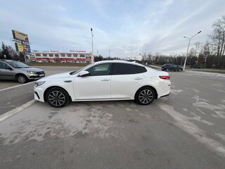2019 Kia Optima IV Рестайлинг, белый, 2720000 рублей, вид 4