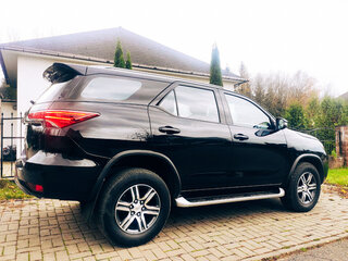 2018 Toyota Fortuner II, чёрный, 3123763 рублей, вид 5