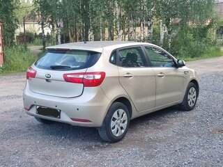 2014 Kia Rio III, бежевый, 850000 рублей, вид 4