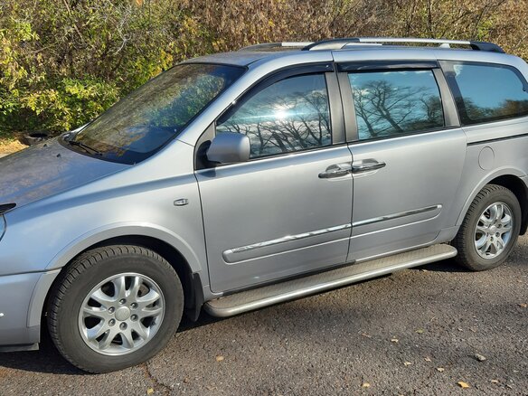 2010 Kia Carnival Grand II, серебристый, 1230000 рублей - вид 9