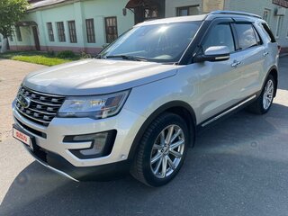 2017 Ford Explorer V Рестайлинг, серебристый, 2300000 рублей, вид 1