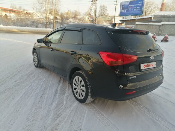 2017 Kia Ceed II Рестайлинг, чёрный, 950000 рублей - вид 4