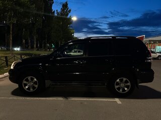 2007 Toyota Land Cruiser Prado 5-speed 120 Series Рестайлинг, чёрный, 2200000 рублей, вид 3