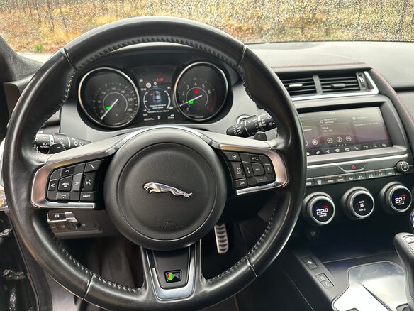 2018 Jaguar E-Pace I, чёрный, 3800000 рублей - вид 13