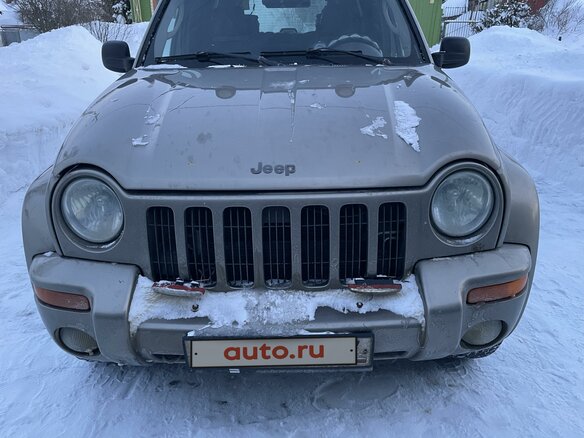 2003 Jeep Cherokee III (KJ), серебристый, 950000 рублей