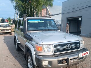 2012 Toyota Land Cruiser 76 70 Series Рестайлинг 1, серый, 3000000 рублей, вид 2
