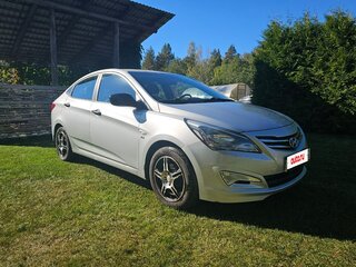 2015 Hyundai Solaris I Рестайлинг, серебристый, 1120000 рублей, вид 4