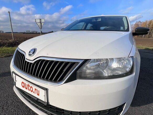 2017 Skoda Rapid I Рестайлинг, белый, 860000 рублей