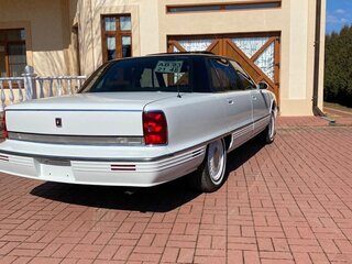1993 Oldsmobile Ninety-Eight XI, белый, 3500000 рублей, вид 3