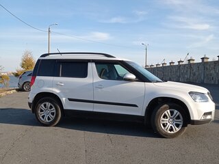 2015 Skoda Yeti I Рестайлинг, белый, 1420000 рублей, вид 5