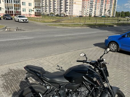 2022 Yamaha MT-07 (FZ-07), чёрный, 800000 рублей, вид 2