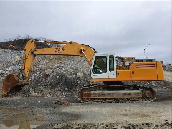 2010 Liebherr R944, жёлтый, 8000000 рублей