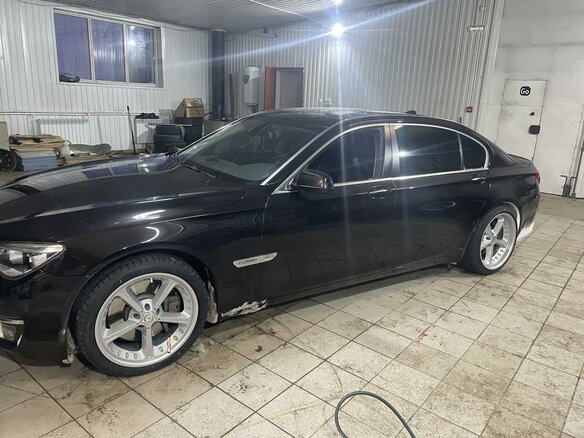 2011 BMW 7 серии Long 750Li xDrive V (F01/F02/F04), чёрный, 2000000 рублей - вид 19
