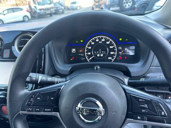 2019 Nissan Note e-Power II Рестайлинг, красный, 1380000 рублей - вид 12