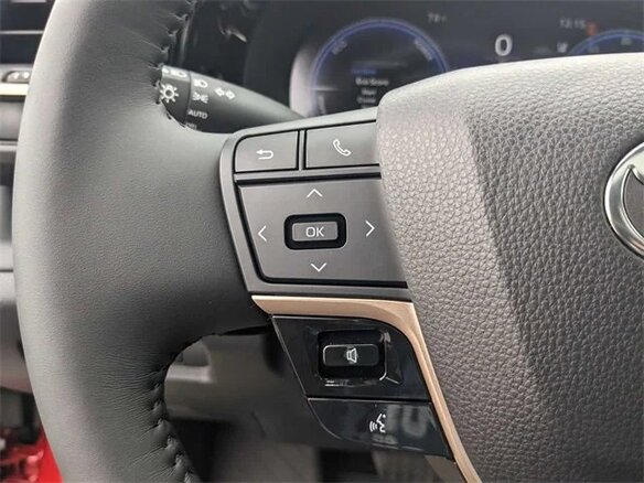 2024 Toyota Crown XVI (S230), красный, 6967782 рублей - вид 11