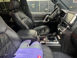 2017 Toyota Land Cruiser 200 Series Рестайлинг 2, чёрный, 6500000 рублей, вид 5