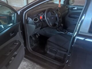 2011 Ford Focus II Рестайлинг, чёрный, 690000 рублей, вид 3