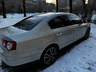 2010 Volkswagen Passat B6, серебристый, 699999 рублей, вид 5