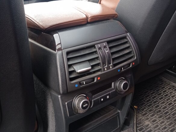 2010 BMW X5 35i II (E70) Рестайлинг, чёрный, 2500000 рублей - вид 17
