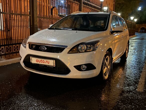 2010 Ford Focus II Рестайлинг, белый, 670000 рублей - вид 1