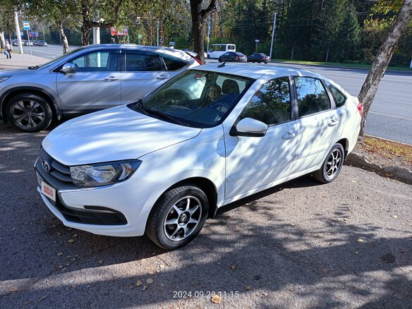 2021 Lada (ВАЗ) Granta I Рестайлинг, белый, 820000 рублей - вид 1