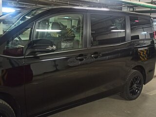 2018 Toyota Voxy III (R80) Рестайлинг, чёрный, 2200000 рублей, вид 3
